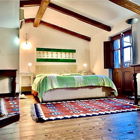 Casa De Ajala - B&B De Charme In Antica Dimora Totalmente Ristrutturata E Dotata Di Tutti I Confort Bagni Privati Spazio Living Patio Esterno Ambienti Climatizzati Degustazioni Prodotti Locali Làconi Exterior foto