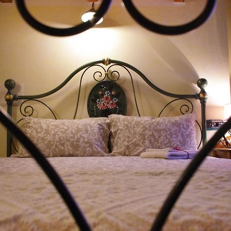 Casa De Ajala - B&B De Charme In Antica Dimora Totalmente Ristrutturata E Dotata Di Tutti I Confort Bagni Privati Spazio Living Patio Esterno Ambienti Climatizzati Degustazioni Prodotti Locali Làconi Exterior foto