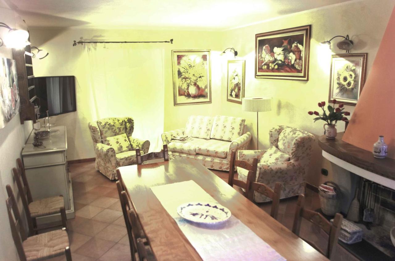 Casa De Ajala - B&B De Charme In Antica Dimora Totalmente Ristrutturata E Dotata Di Tutti I Confort Bagni Privati Spazio Living Patio Esterno Ambienti Climatizzati Degustazioni Prodotti Locali Làconi Exterior foto