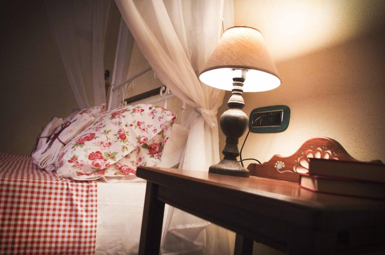 Casa De Ajala - B&B De Charme In Antica Dimora Totalmente Ristrutturata E Dotata Di Tutti I Confort Bagni Privati Spazio Living Patio Esterno Ambienti Climatizzati Degustazioni Prodotti Locali Làconi Exterior foto