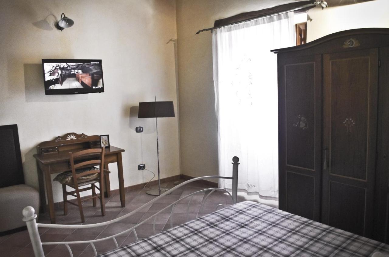 Casa De Ajala - B&B De Charme In Antica Dimora Totalmente Ristrutturata E Dotata Di Tutti I Confort Bagni Privati Spazio Living Patio Esterno Ambienti Climatizzati Degustazioni Prodotti Locali Làconi Exterior foto