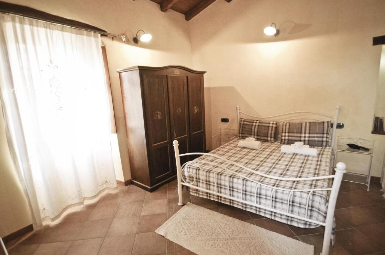 Casa De Ajala - B&B De Charme In Antica Dimora Totalmente Ristrutturata E Dotata Di Tutti I Confort Bagni Privati Spazio Living Patio Esterno Ambienti Climatizzati Degustazioni Prodotti Locali Làconi Exterior foto