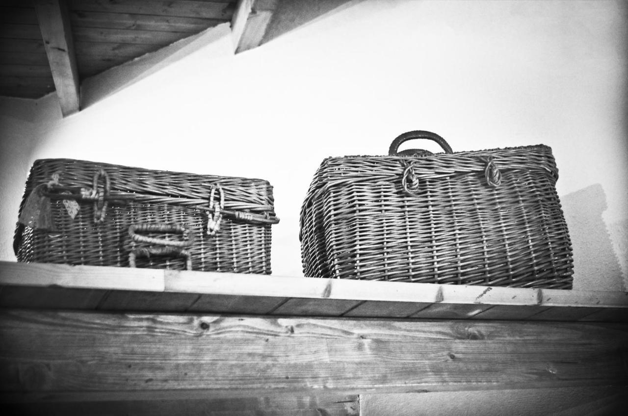 Casa De Ajala - B&B De Charme In Antica Dimora Totalmente Ristrutturata E Dotata Di Tutti I Confort Bagni Privati Spazio Living Patio Esterno Ambienti Climatizzati Degustazioni Prodotti Locali Làconi Exterior foto