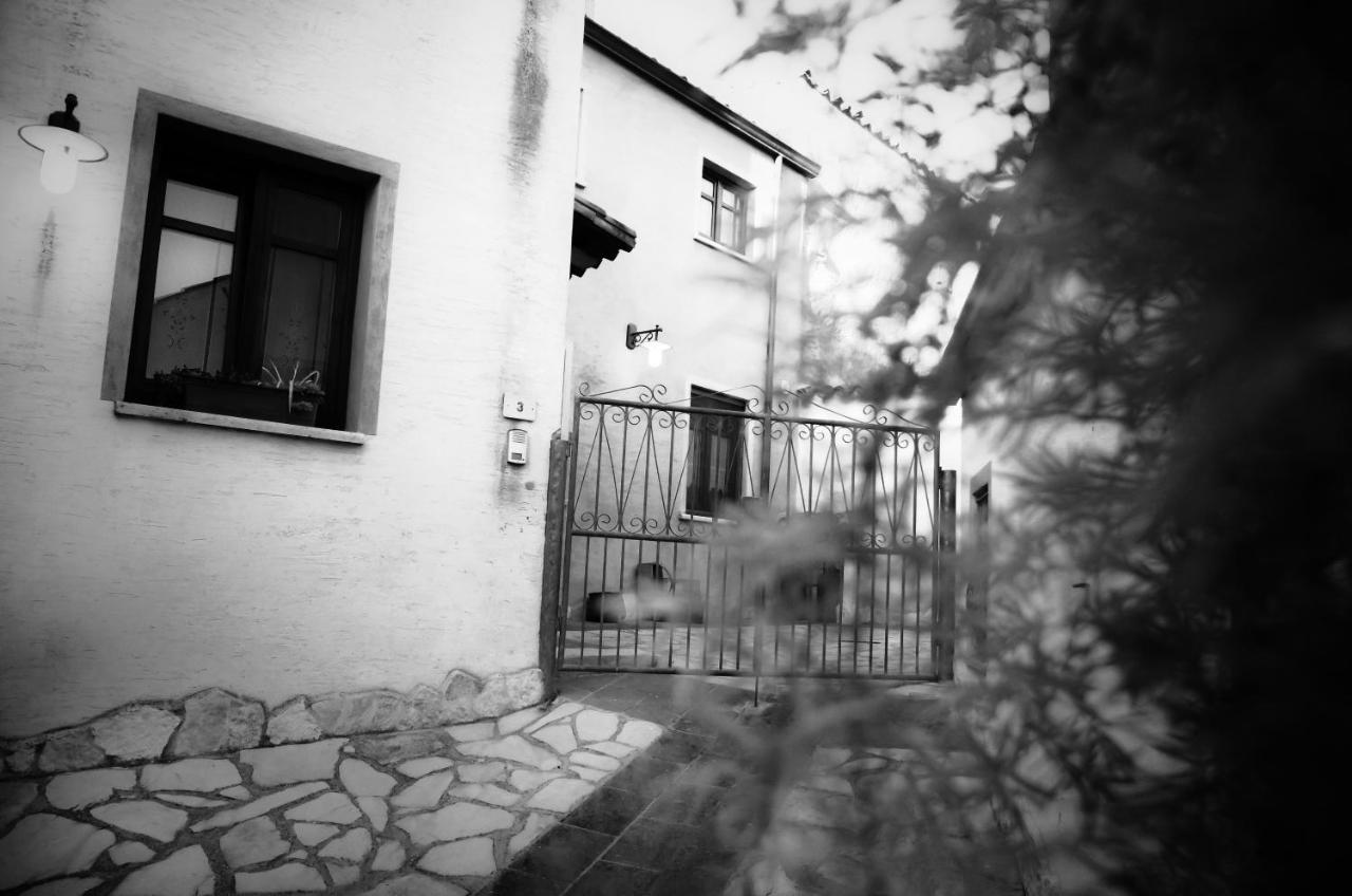 Casa De Ajala - B&B De Charme In Antica Dimora Totalmente Ristrutturata E Dotata Di Tutti I Confort Bagni Privati Spazio Living Patio Esterno Ambienti Climatizzati Degustazioni Prodotti Locali Làconi Exterior foto