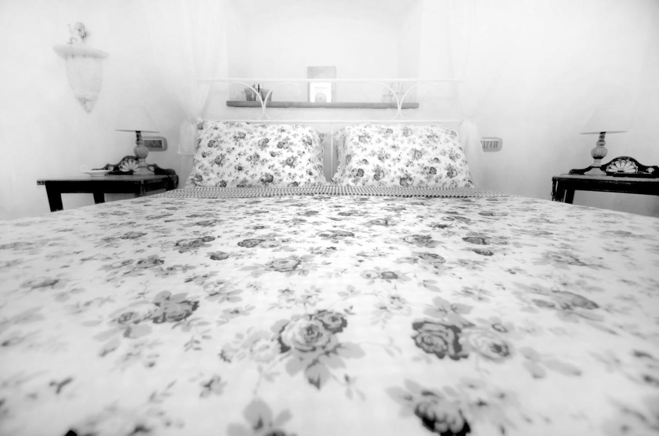 Casa De Ajala - B&B De Charme In Antica Dimora Totalmente Ristrutturata E Dotata Di Tutti I Confort Bagni Privati Spazio Living Patio Esterno Ambienti Climatizzati Degustazioni Prodotti Locali Làconi Exterior foto