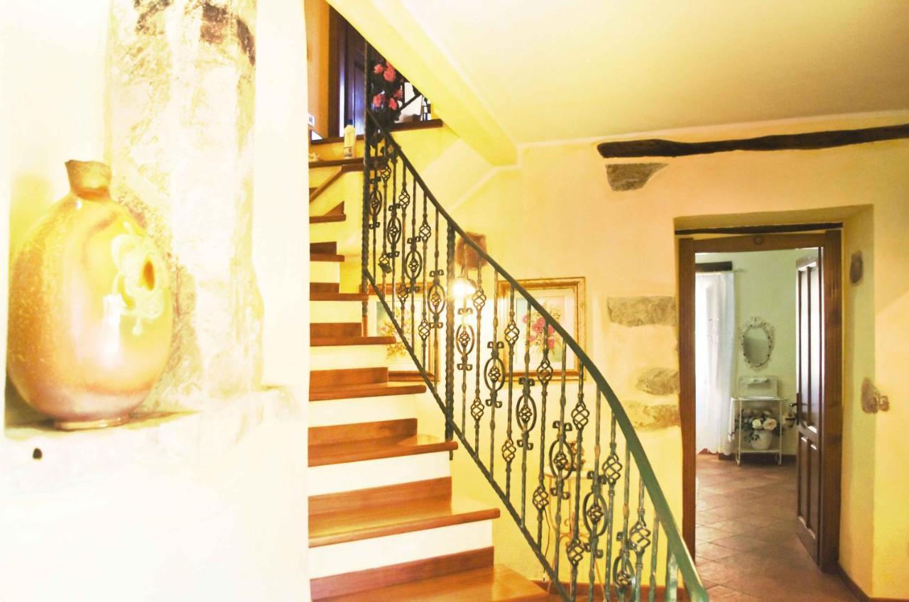 Casa De Ajala - B&B De Charme In Antica Dimora Totalmente Ristrutturata E Dotata Di Tutti I Confort Bagni Privati Spazio Living Patio Esterno Ambienti Climatizzati Degustazioni Prodotti Locali Làconi Exterior foto