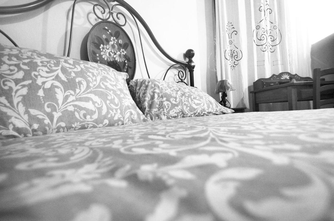 Casa De Ajala - B&B De Charme In Antica Dimora Totalmente Ristrutturata E Dotata Di Tutti I Confort Bagni Privati Spazio Living Patio Esterno Ambienti Climatizzati Degustazioni Prodotti Locali Làconi Exterior foto