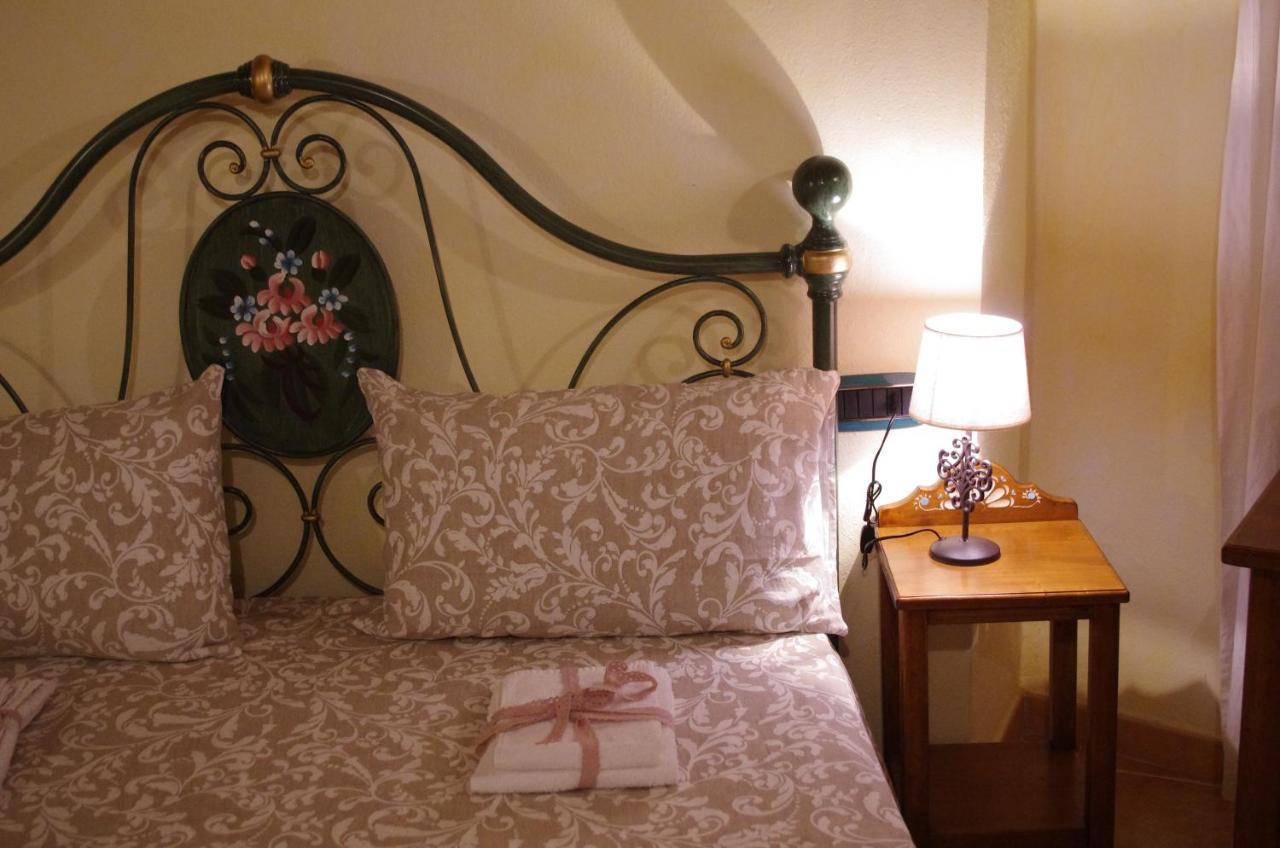 Casa De Ajala - B&B De Charme In Antica Dimora Totalmente Ristrutturata E Dotata Di Tutti I Confort Bagni Privati Spazio Living Patio Esterno Ambienti Climatizzati Degustazioni Prodotti Locali Làconi Exterior foto