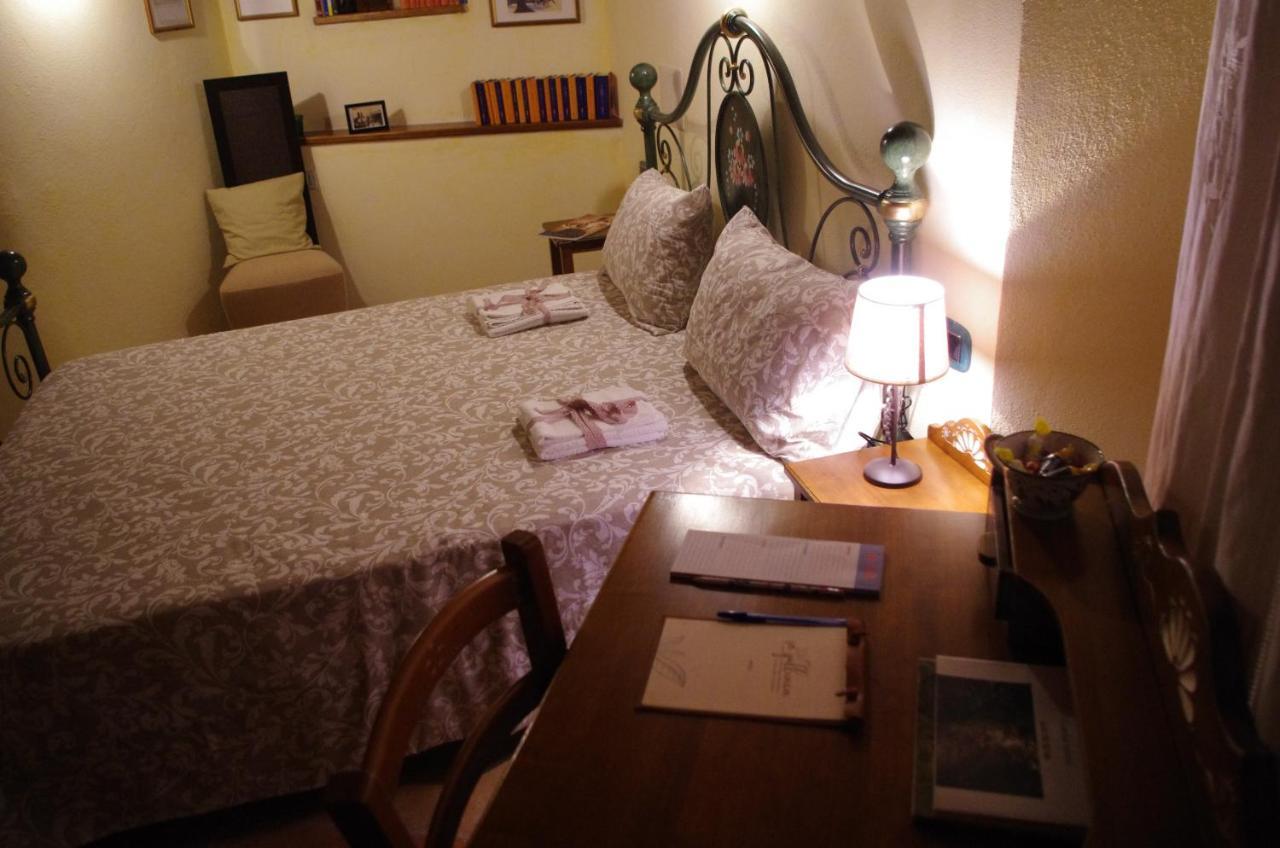 Casa De Ajala - B&B De Charme In Antica Dimora Totalmente Ristrutturata E Dotata Di Tutti I Confort Bagni Privati Spazio Living Patio Esterno Ambienti Climatizzati Degustazioni Prodotti Locali Làconi Exterior foto